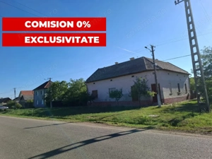 Casă spațioasă cu spațiu comercial pe colț in Nadlac
