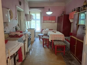 Casă spațioasă cu spațiu comercial pe colț in Nadlac - imagine 19