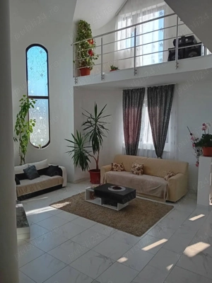 Casa tip vilă, aproape de Mănăstirea Bârsana 