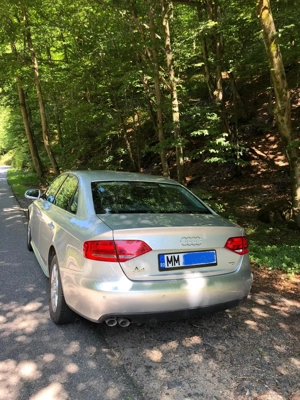 Audi A4 din 2010 - imagine 3