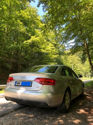 Audi A4 din 2010 - imagine 4