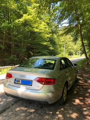 Audi A4 din 2010 - imagine 7