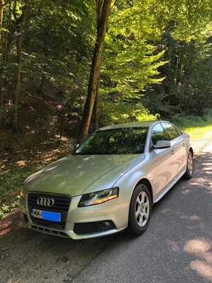 Audi A4 din 2010 - imagine 8