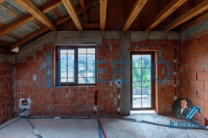 Vilă spațioasă cu vedere la pădure, la doar 15 minute de Bacău! - imagine 15