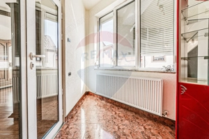 Apartament cu 3 camere de închiriat în zona Boul Rosu - imagine 3