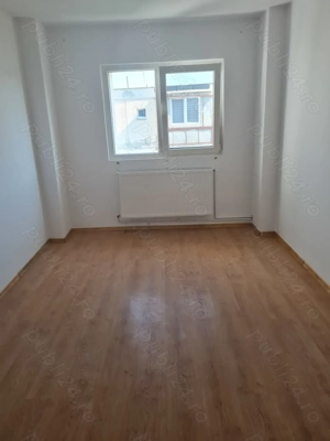 Apartament de vanzare - imagine 2 Apartament de vanzare - imagine 2