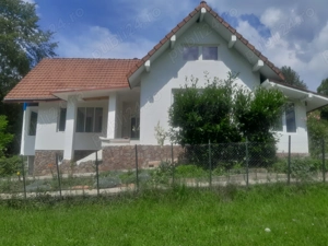 Vand casa mare tip vilă în mara, mm tel.  