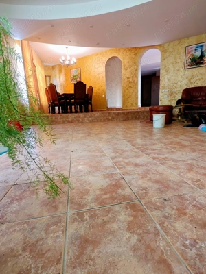 Proprietar vand vila d+p+e+m cu o suprafata generoasa de 540 mp construiti, teren amplu de 950 mp - imagine 4