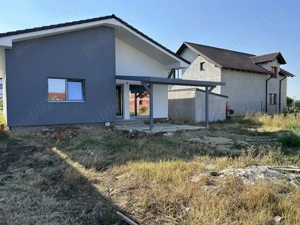 Vand vila noua in Fantanele,cartier nou,la nivel, st.310 mp., supraf.construita 100 mp. 3 camere. - imagine 3