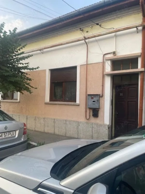 Vand casa cocheta , zona linistita , str.Xenopol