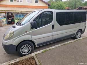 Vând Opel Vivaro 8+1 locuri  - imagine 2