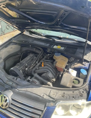 Volkswagen Passat 1,6 benzină din 2002 - imagine 6