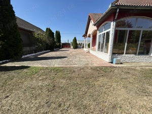 Vand vila Simand,jud.Arad, 1.800 mp, moderna,toate utilitati(incl.gaz),an constr.2010 - imagine 2