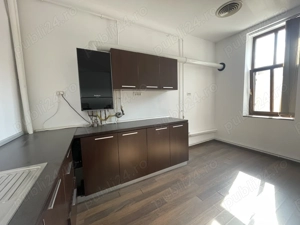 Etaj 1, 5 camere, 200 mp utili, 3 Ap. in cladire, 3 locuri parcare, Central - Piata 700 - imagine 9