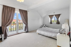 Vila   Casa superba cu 5 camere zona | 1032 mp teren |  Sanpetru Brasov - imagine 8