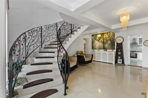 Vila   Casa superba cu 5 camere zona | 1032 mp teren |  Sanpetru Brasov - imagine 10