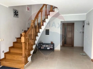 Casă / Vilă cu 5 camere de vânzare - imagine 14