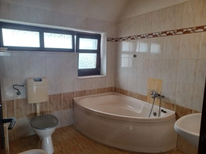 Casa insiruita, 2 dormitoare, garaj, Sanmartin. 120 000 E. Comision 0. - imagine 17