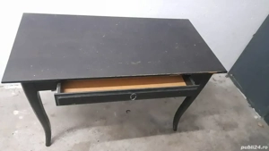 masa de lemn vintage cu sertar si picioare curbate