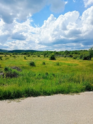 Teren zona liniștită platou Basov 3 km de Bascov