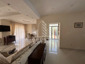 Vila individuală deosebită cu piscina încălzită - imagine 3 Vila individuală deosebită cu piscina încălzită - imagine 3