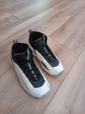 Pantofi baschet, măsură 38 1 2