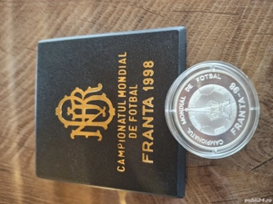 Monedă argint 100 lei 1998   CM Fotbal Franța   stare impecabilă, cuti