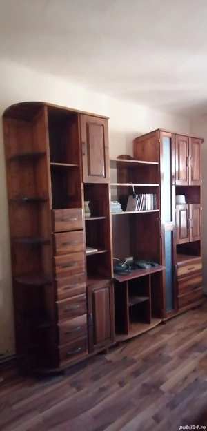 Bibliotecă din lemn masiv de nuc 