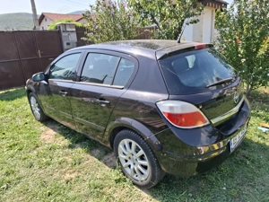 Vând Opel Astra H din 2005, 1.6 benzină  - imagine 3
