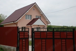 Casă tip Vilă de vânzare, în Comuna Poduri, Județul Bacău