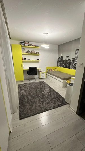 Apartament de vânzare, modern, cu 4 camere, garaj și curte - imagine 7