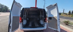  Vand Mercedes vito 2018 varianta lunga Aer condiționat  - imagine 6