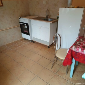 Vând casă de locuit. - imagine 2