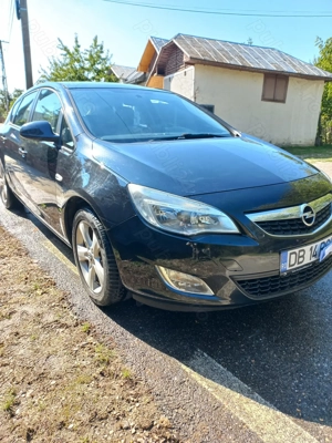 Vând Opel Astra J an 2012 - imagine 4