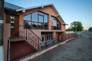 De vânzare clădire spațioasă în Hoceni, județul Vaslui   locuință sau spațiu comercial - imagine 4