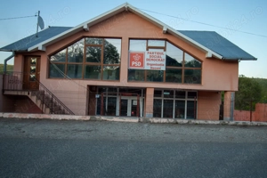 De vânzare clădire spațioasă în Hoceni, județul Vaslui   locuință sau spațiu comercial - imagine 5