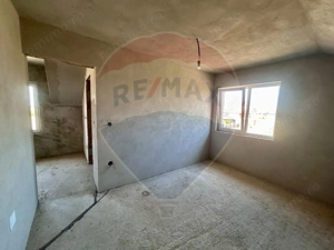 Casă  de vanzare la gri cu 4 camere,teren 552mp in Les - imagine 7