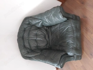 Set canapea cu 2 fotolii din piele naturala, in stare exceptionala, culoarea verde inchis - imagine 3