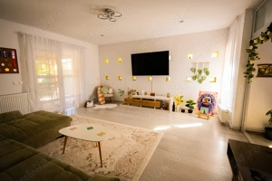 Casa de vanzare complet utilata in Micalaca, preț 169.000 euro, usor negociabil. 