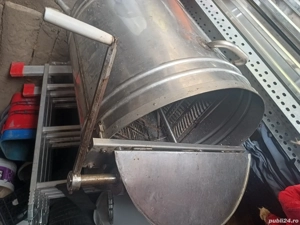 vând centrifugă inox,plus 4 lăzi stupi