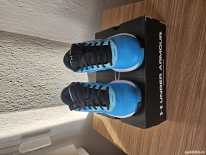 Adidași Under Armour