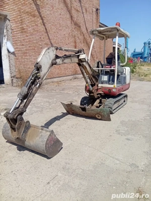 Închiriez miniexcavator 