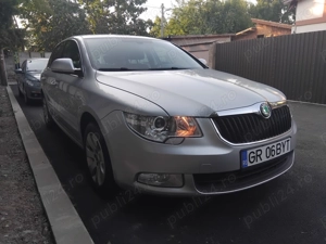 Skoda Superb 2011 - imagine 2