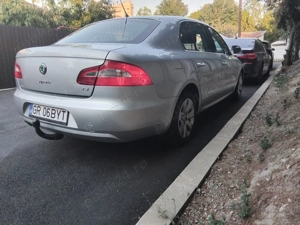 Skoda Superb 2011 - imagine 4