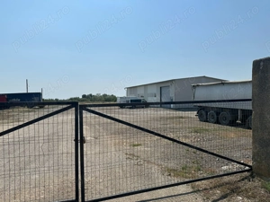 Hala de vanzare in parc industrial.