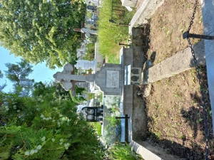 Vand 2 locuri de veci