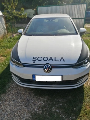 Volkswagen VW Golf 8, 40.000 km, Pregatatia de Scoala, Benzina, In garantie    Schimb AUTO
