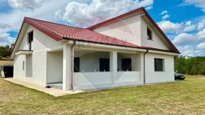 Casă spațioasă P+M și teren generos de 4151 mp în Tg. Bujor Galați