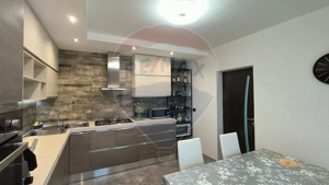 Casă spațioasă P+M și teren generos de 4151 mp în Tg. Bujor Galați - imagine 6