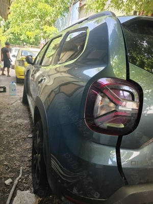 Dacia Duster1.5 DCI 4x2 2023 avariat - imagine 8